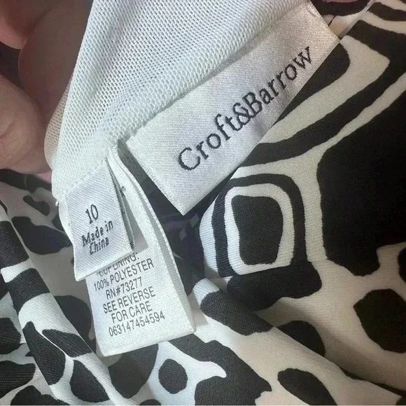 Croft & Barrow V tiered swimwear swim dress black/whit animal print size 10 - Picture 7 of 8